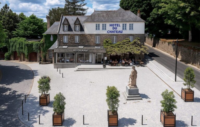 Façade Hôtel du Château Combourg